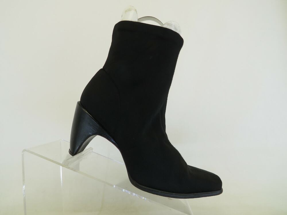STUART WEITZMAN Womens Size 7.5 B Gore-Tex Black Heeled Ankle Stretch Bootie